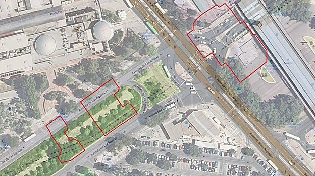 En rojo, zonas y árboles afectados por la renovación del Cercanías de Aluche