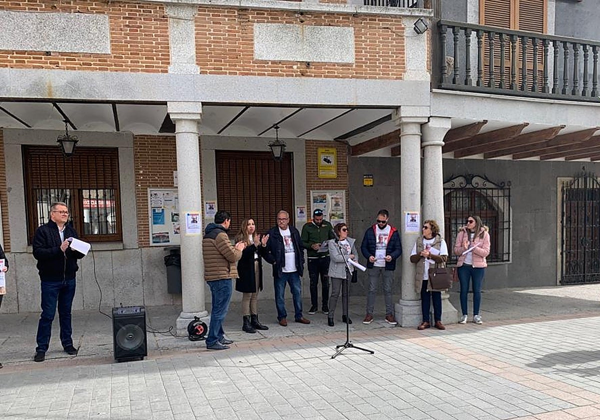 Familiares de Roberto, durante la concentración