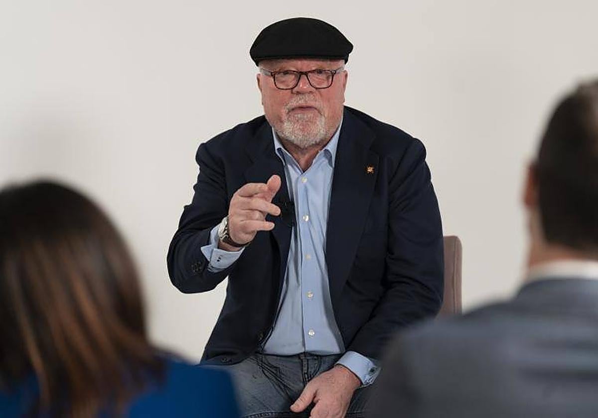 «Caminaba por el patio a &#039;paso Rajoy&#039; y estudié Políticas para ser como Pablo Iglesias»