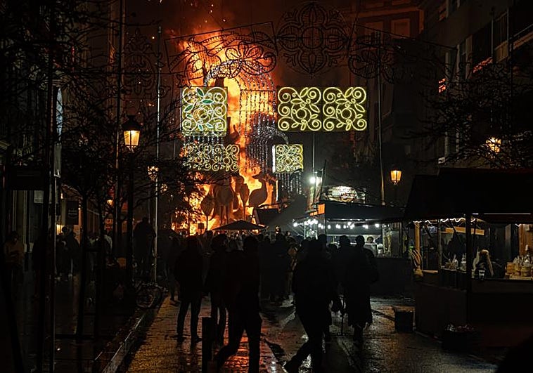 Movilidad para las Fallas 2023 en Valencia: metro durante 24 horas y calles cortadas