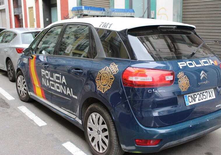 La Policía Nacional evita que un joven se arroje de un puente en la localidad valenciana de Ontinyent