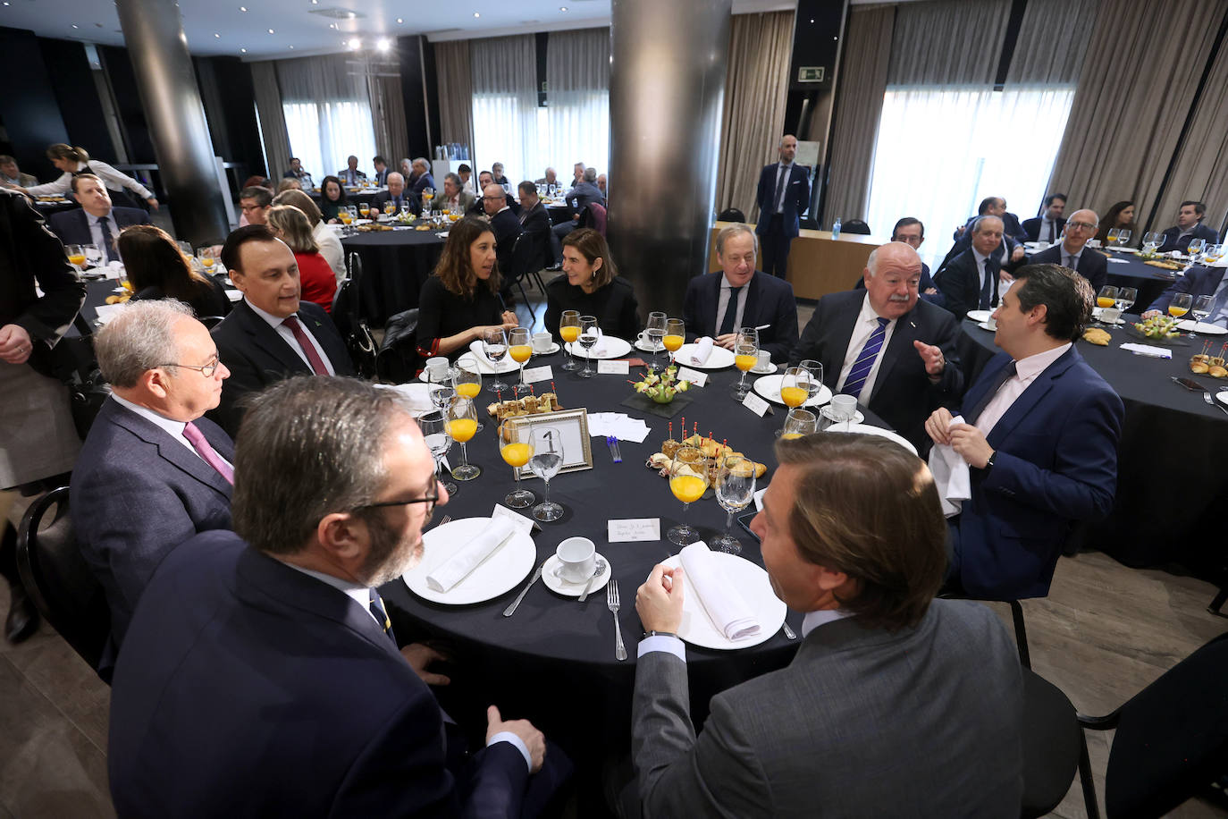 Las mejores imágenes de la conferencia de la consejera de Empleo de la Junta de Andalucía