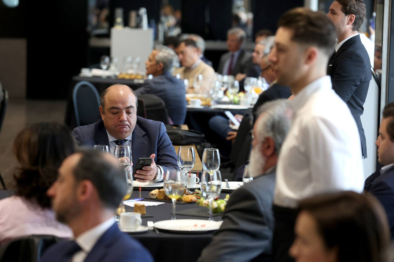 Las mejores imágenes de la conferencia de la consejera de Empleo de la Junta de Andalucía