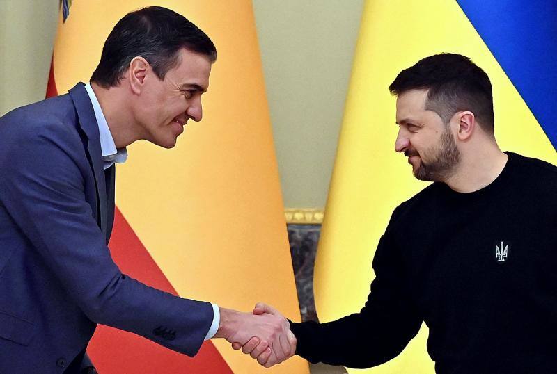 La visita de Pedro Sánchez a Kiev, en imágenes