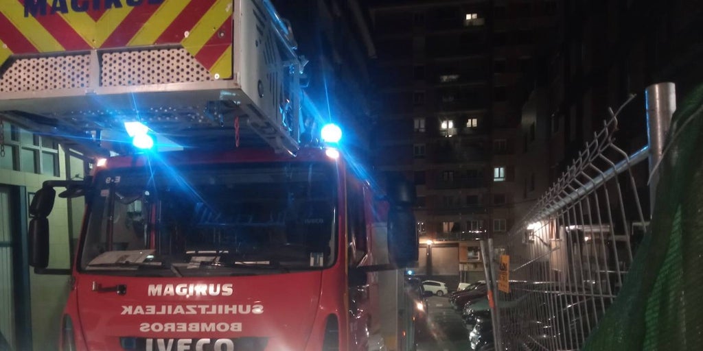 Dos heridos graves en un incendio en un bloque de pisos de Bilbao