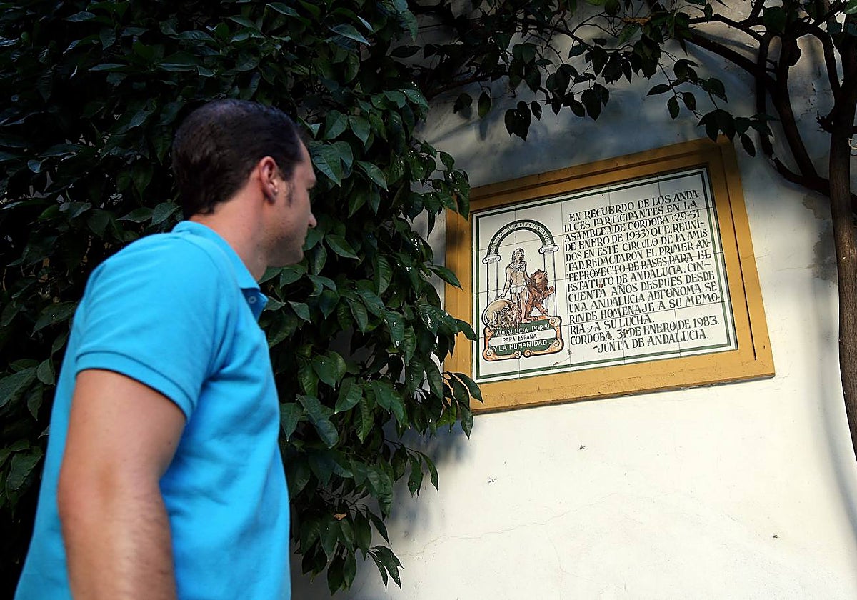 Placa en Córdoba que recuerda la asamblea