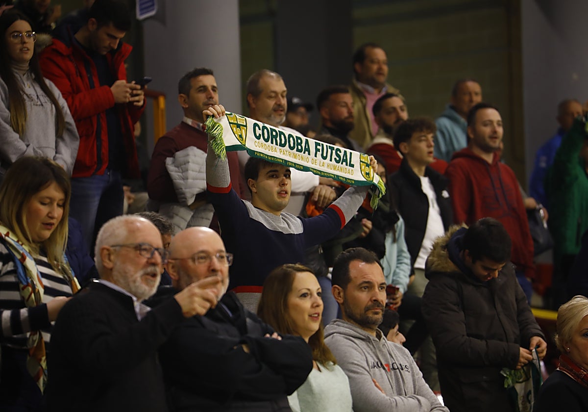La afición del Córdoba Patrimonio en Vista Alegre