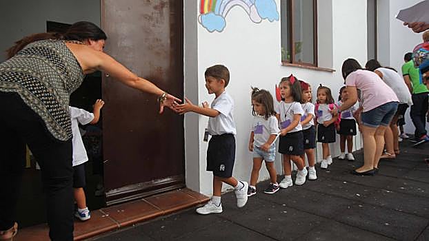 Niños, en el inicio de curso en un colegio de Córdoba