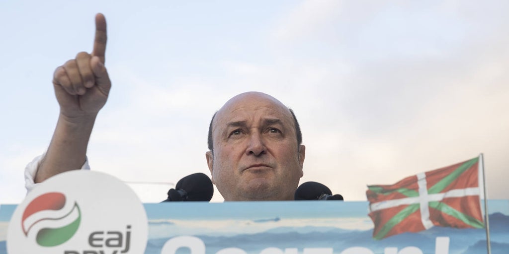 «El Tribunal Constitucional es un árbitro que siempre pita a favor del Real Madrid»