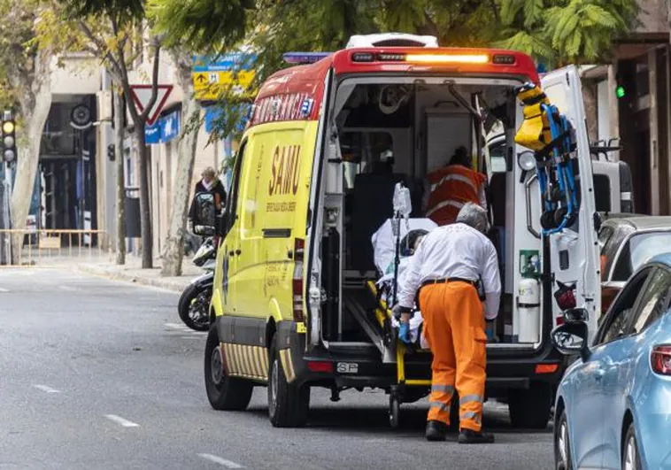 Un operario de 53 años se amputa un dedo con una sierra mecánica en Alicante