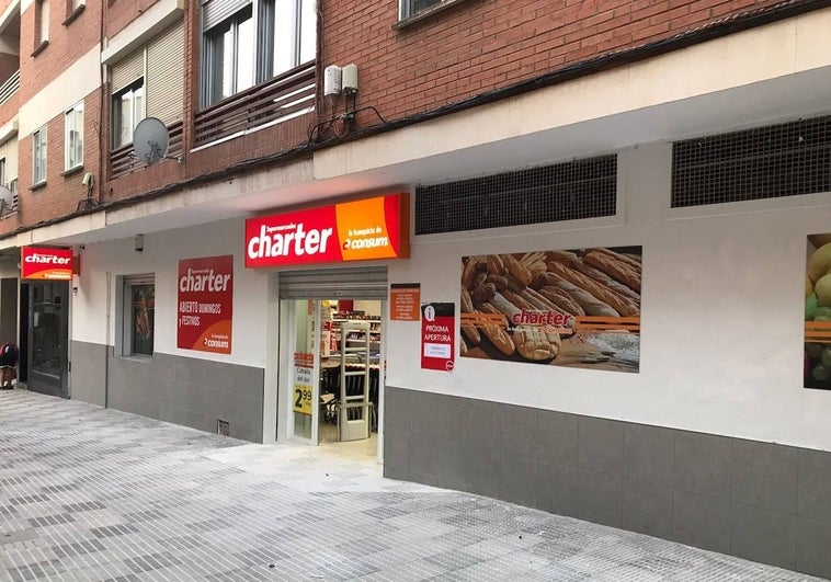 Charter supera  las 400 tiendas y Consum factura un 24% más a su franquicia