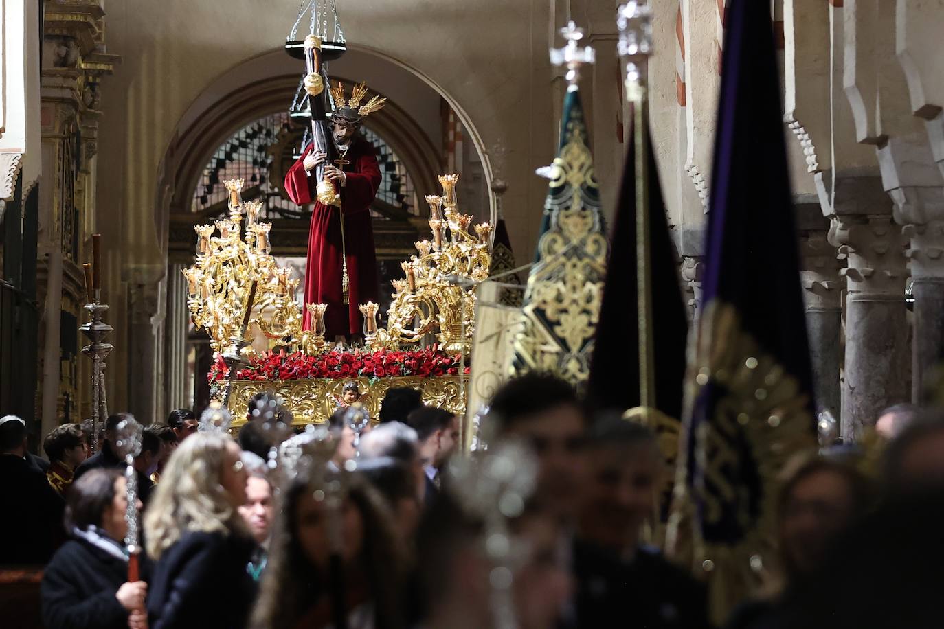El Vía Crucis de las cofradías con Jesús del Buen Suceso de Córdoba, en imágenes