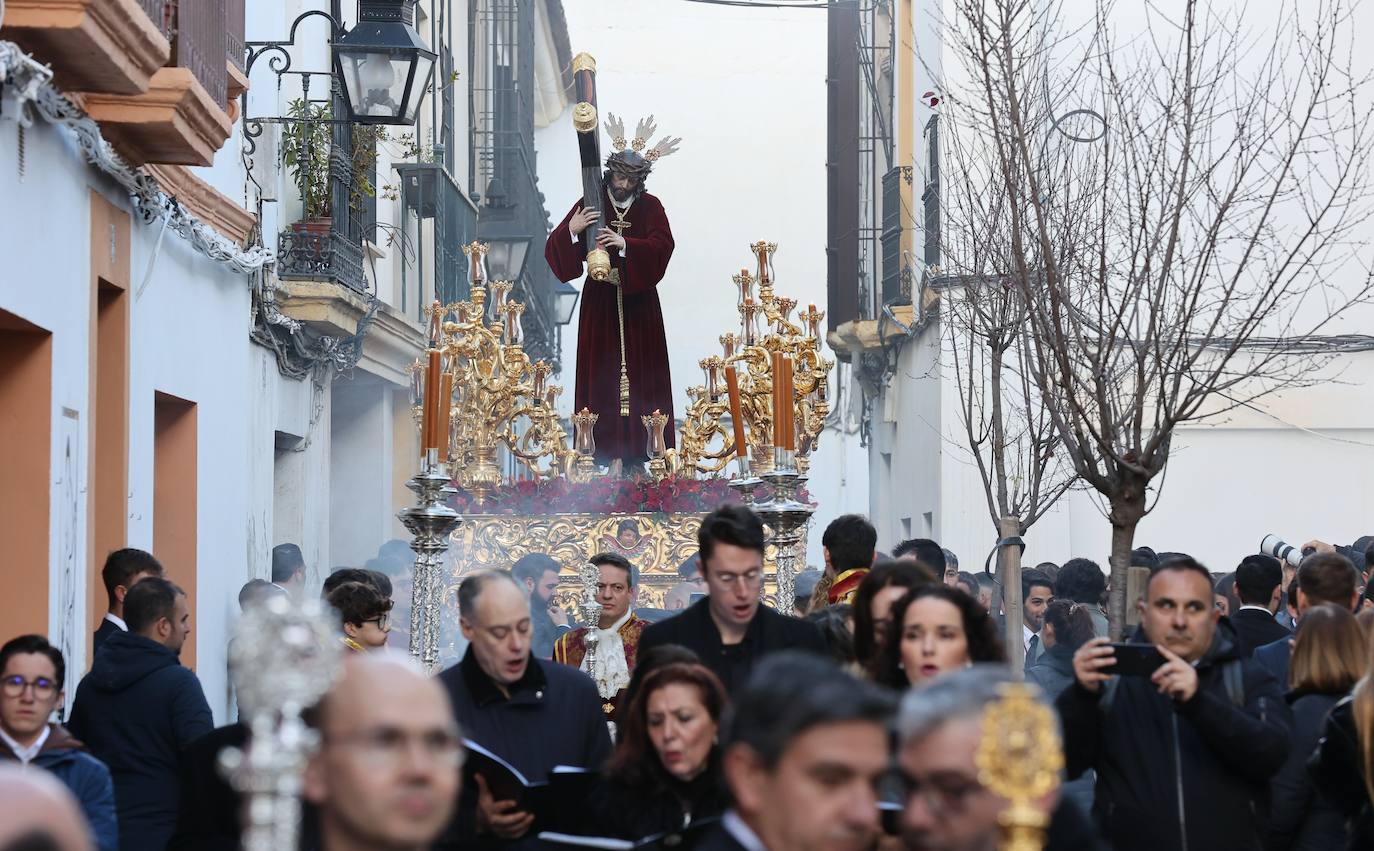 El elegante traslado del Señor del Buen Suceso a la Catedral de Córdoba, en imágenes