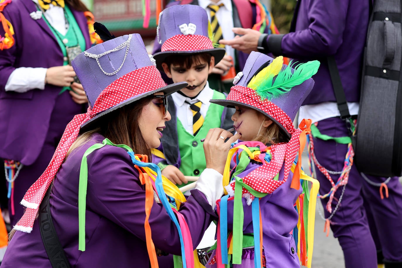 La colorida Cabalgata del Carnaval de Córdoba, en imágenes