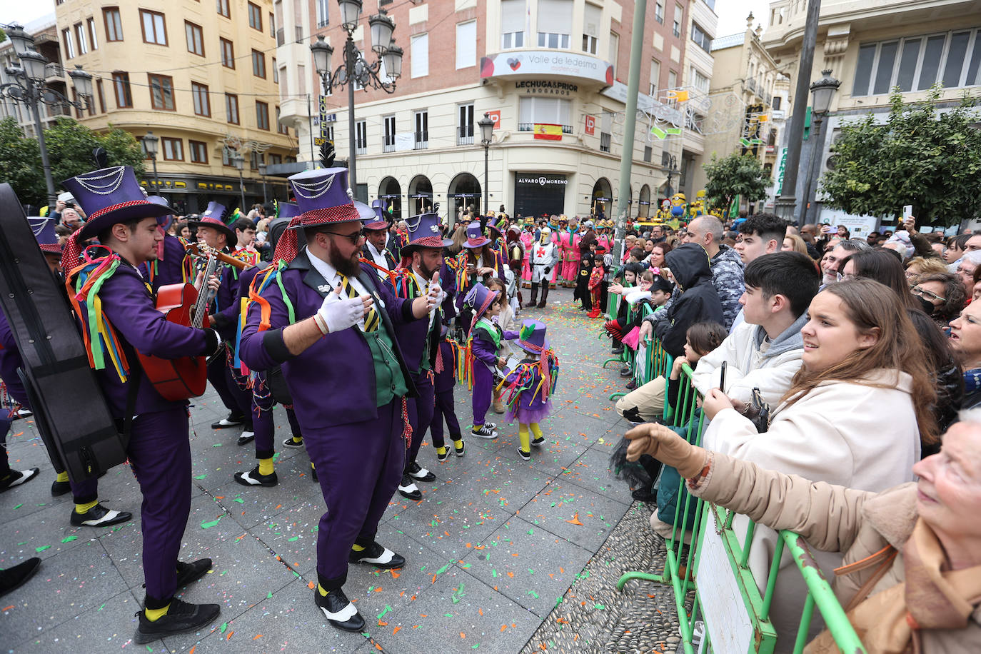 La colorida Cabalgata del Carnaval de Córdoba, en imágenes
