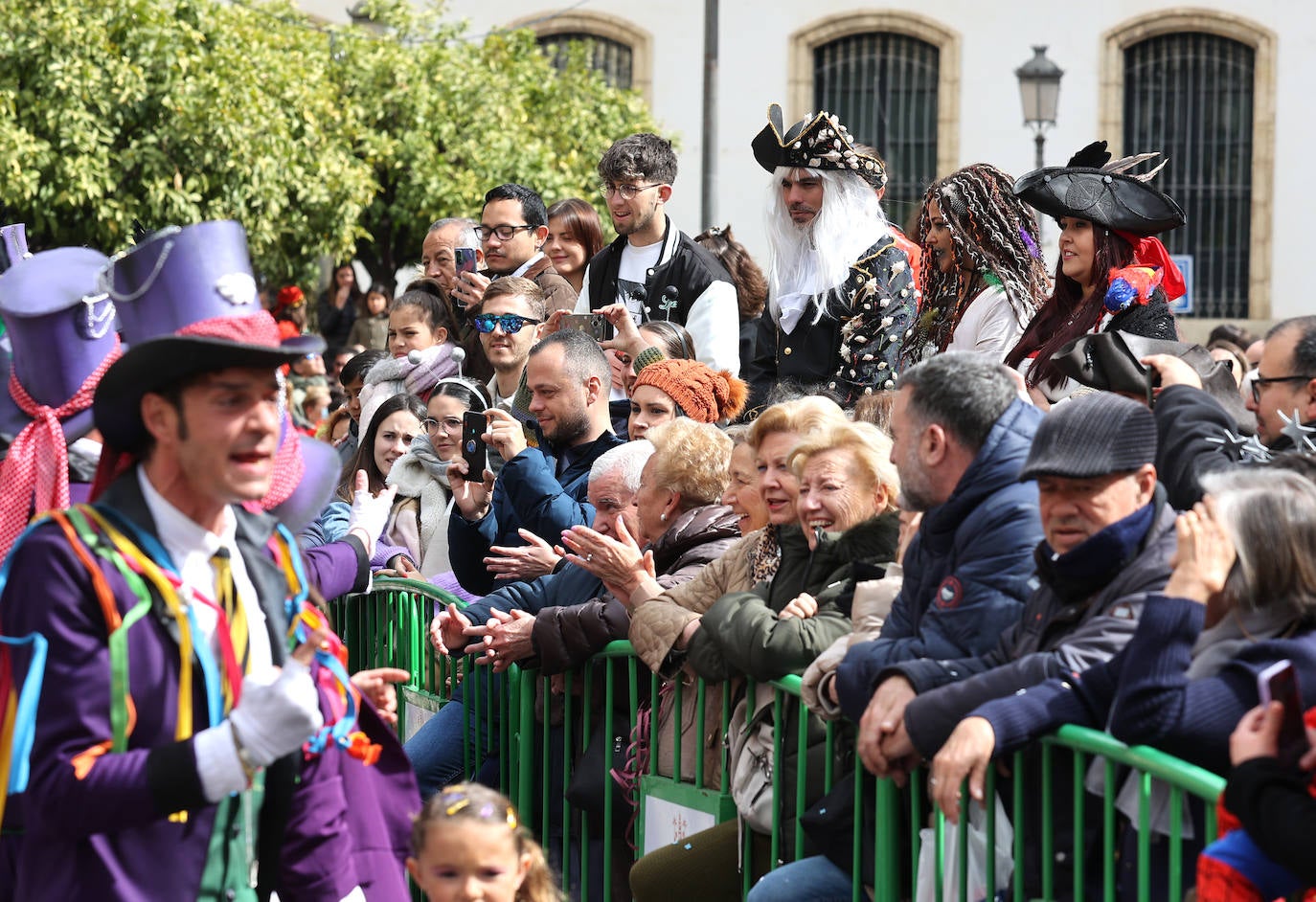 La colorida Cabalgata del Carnaval de Córdoba, en imágenes