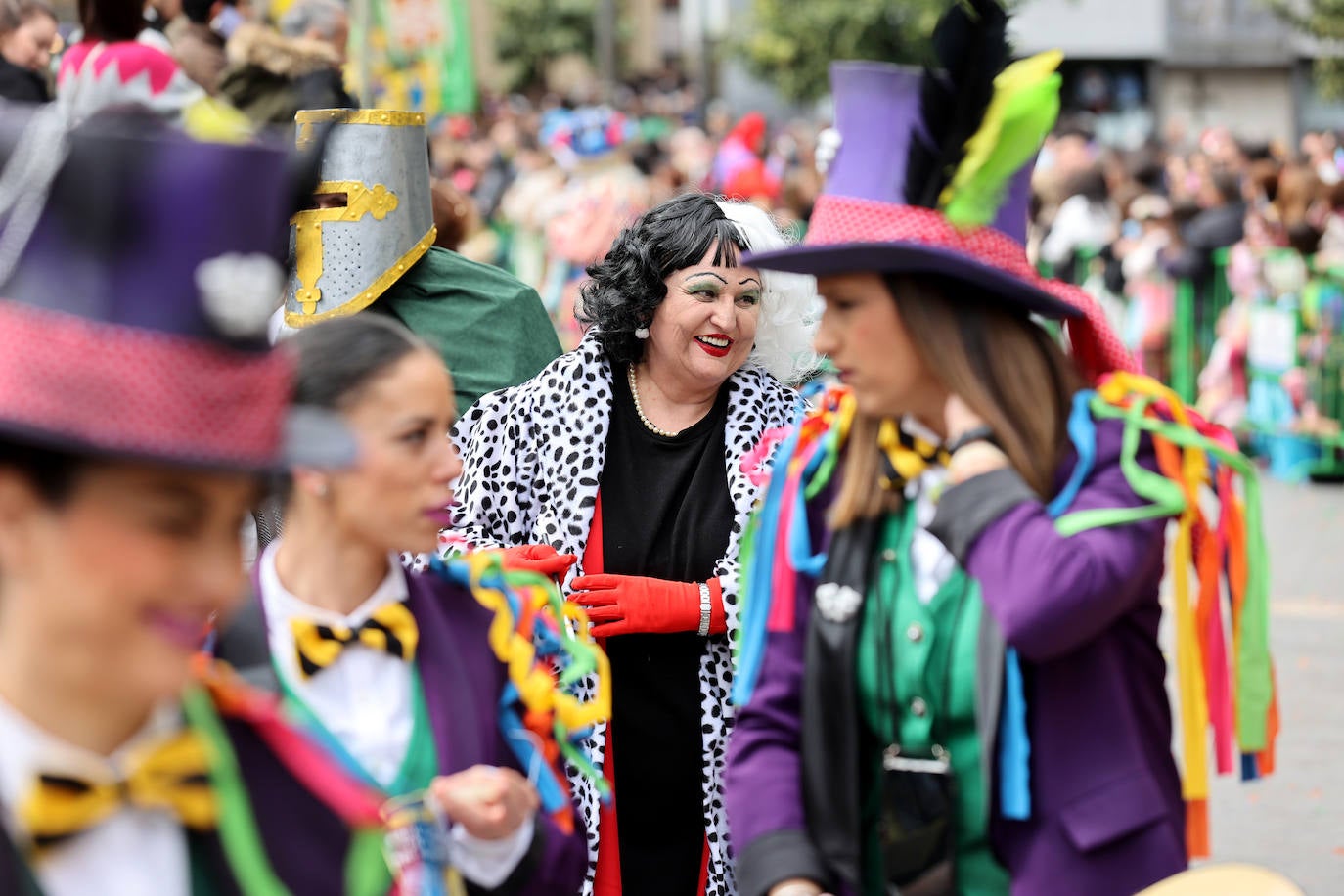 La colorida Cabalgata del Carnaval de Córdoba, en imágenes