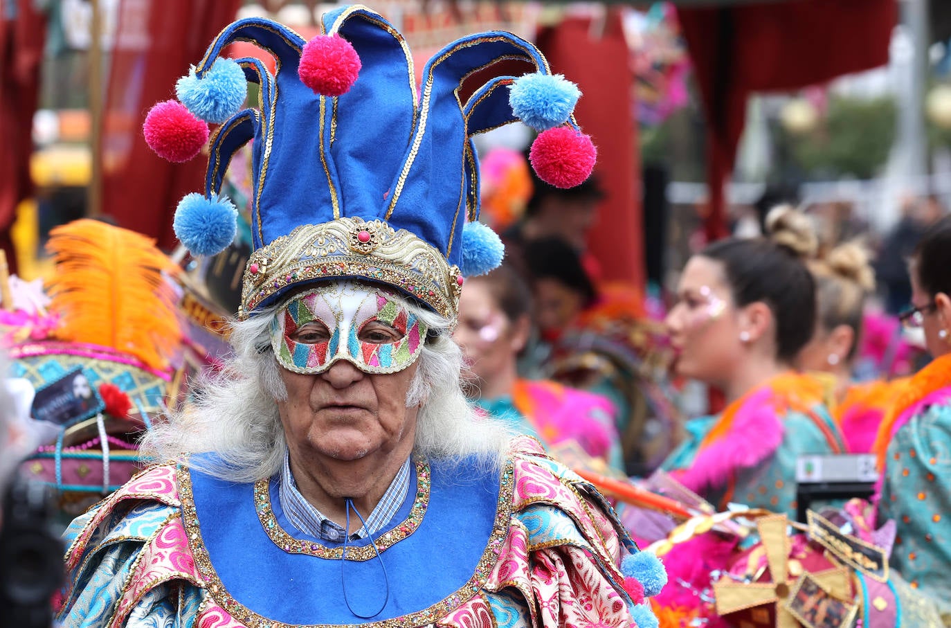 La colorida Cabalgata del Carnaval de Córdoba, en imágenes