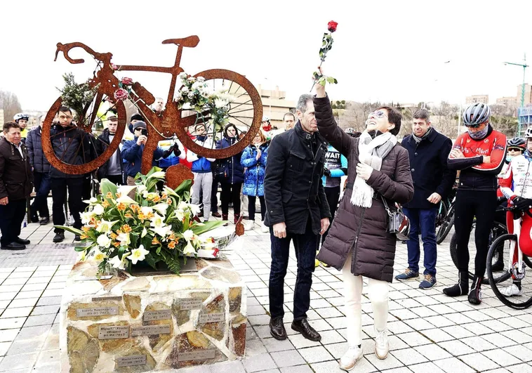 Una emotiva marcha recuerda en Valladolid a Estela Domínguez y pide «más respeto» para los ciclistas