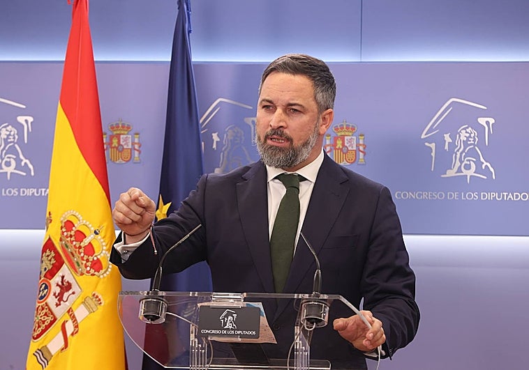 Abascal presentará a Tamames en la moción de censura y confía en atraer al PP a un frente común