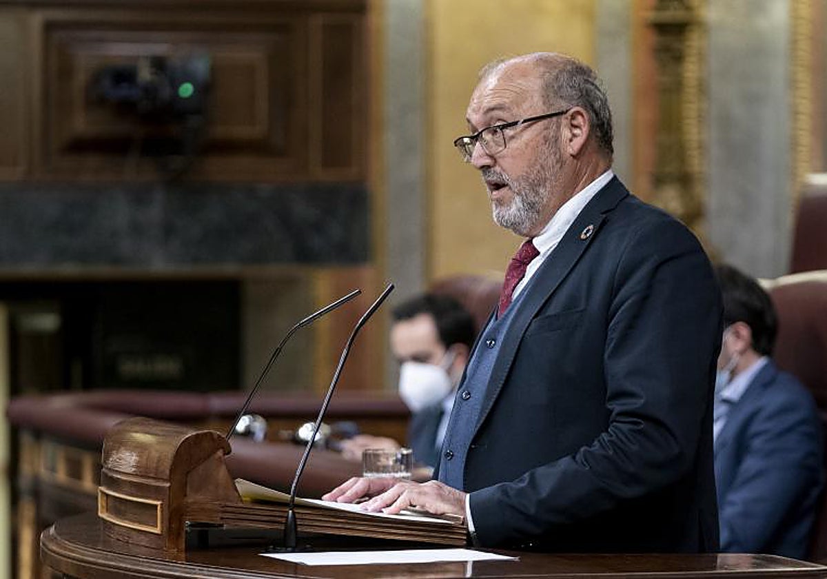 Juan Bernardo Fuentes durante una intervención en el Congreso