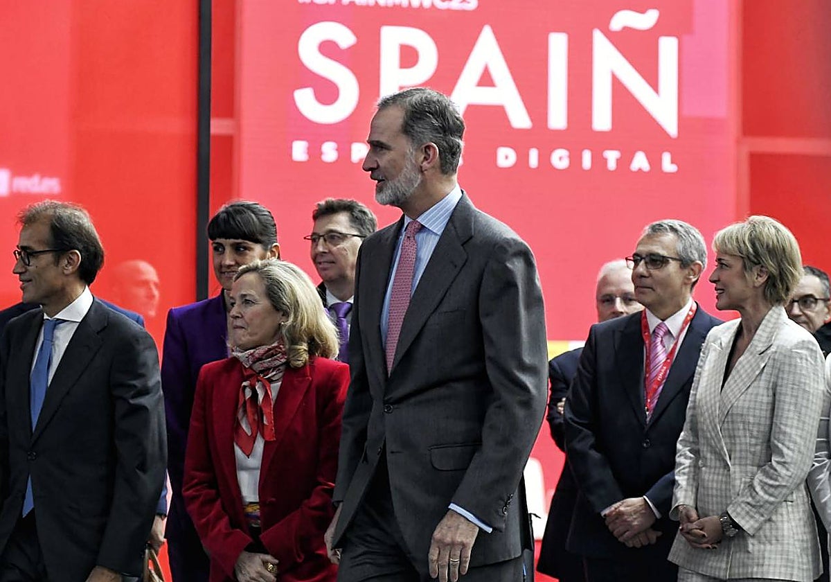 El Rey, durante recorrido inaugural por el MWC