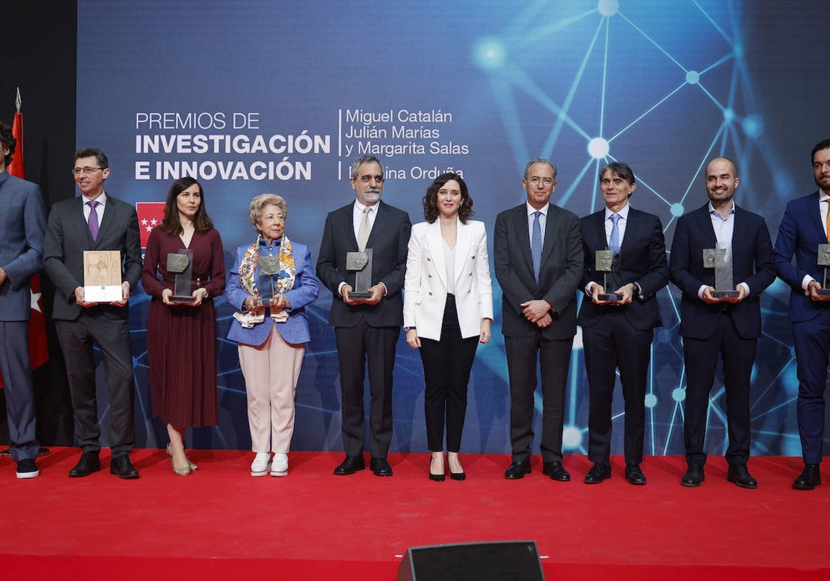 La presidenta Díaz Ayuso, con los premiados