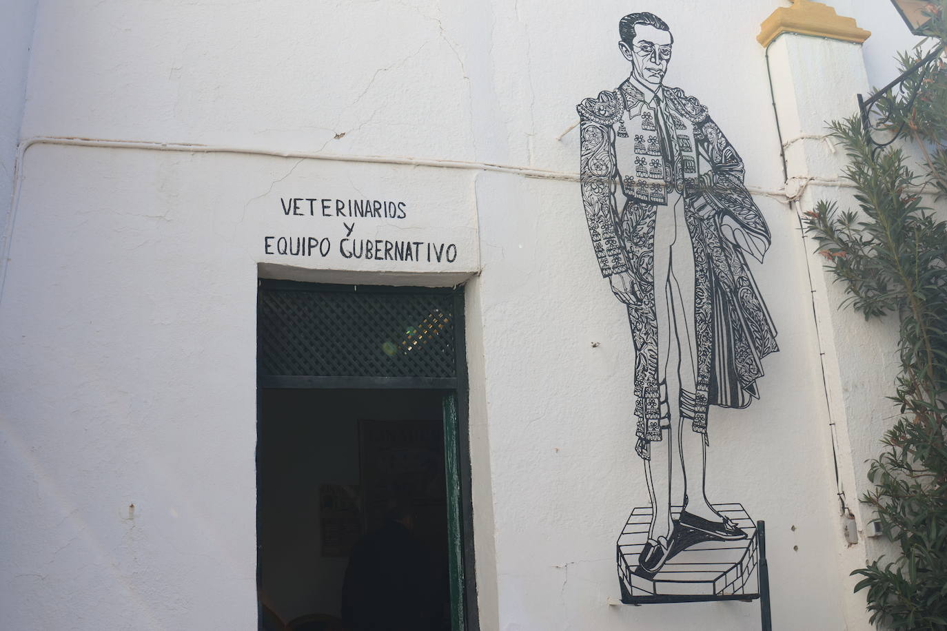 El triunfo de Manuel Román en su debú con picadores, en imágenes