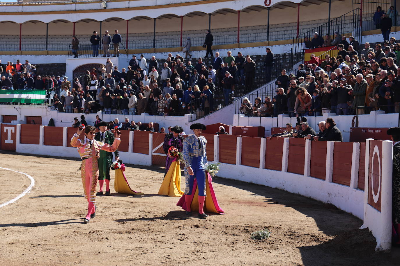 El triunfo de Manuel Román en su debú con picadores, en imágenes