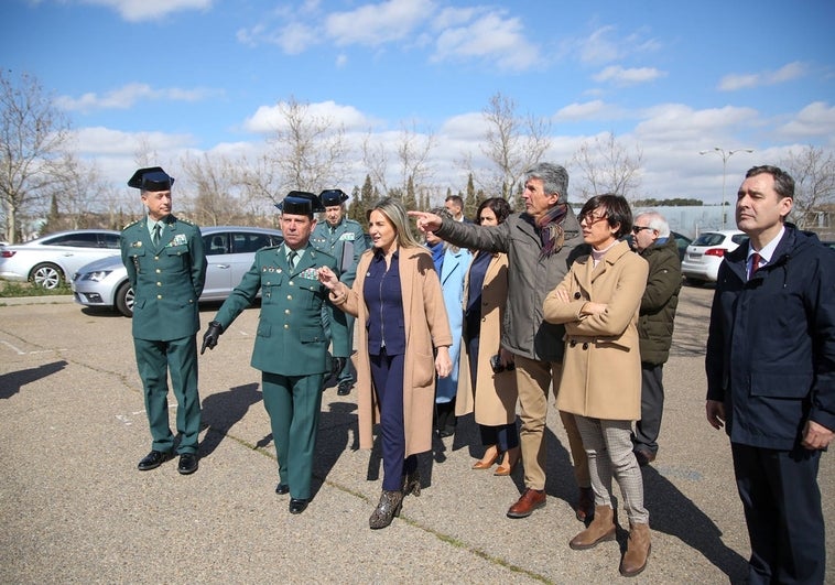 Tolón reafirma junto a la directora de la Guardia Civil su apuesta por el cuartel en la Peraladea