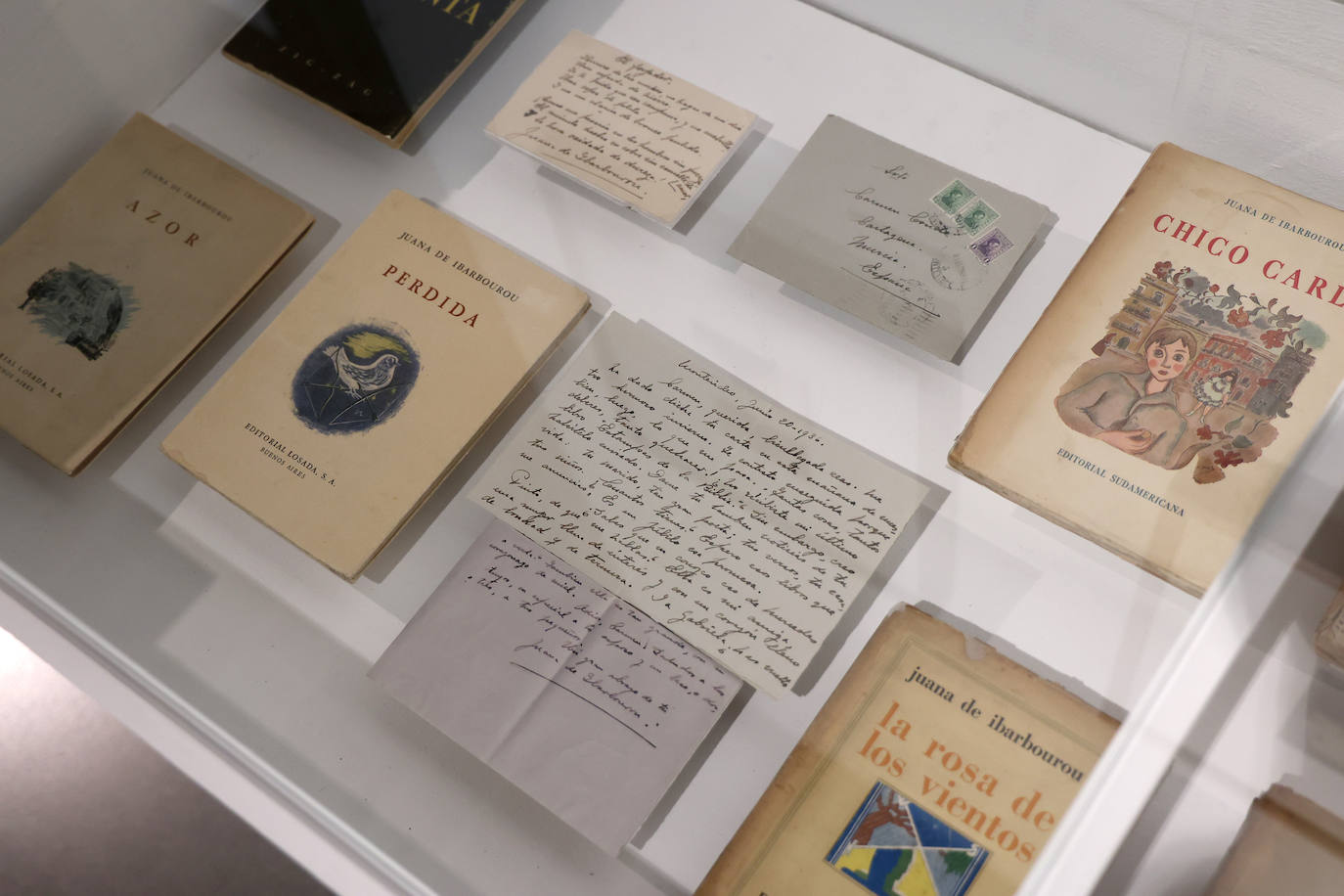 La exposición &#039;Escrito por mujeres&#039; en Córdoba, en imágenes