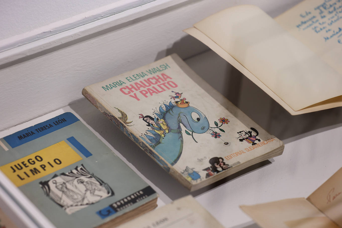 La exposición &#039;Escrito por mujeres&#039; en Córdoba, en imágenes