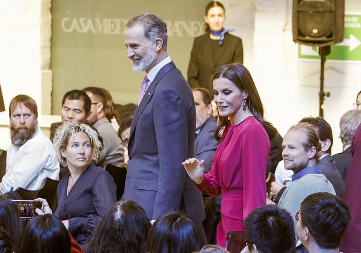 Los Reyes Felipe VI y Letizia en Casa Mediterráneo de Alicante, este miércoles.