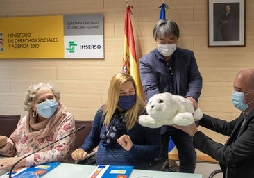 Inician en Salamanca un estudio sobre la efectividad de la terapia robótica en las personas con demencia