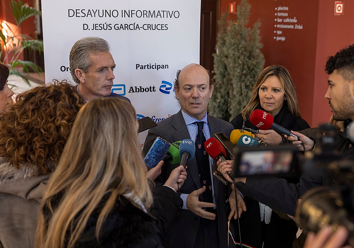 García-Cruces, en declaraciones a los medios