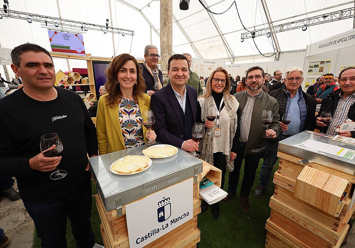 Martínez Arroyo durante la visita a la Feria de Pastrana