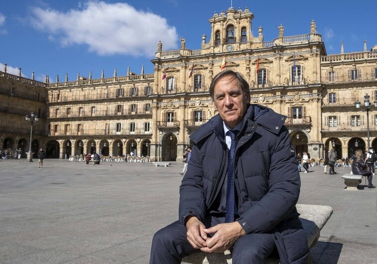 García Carbayo promete «servir con humildad» a los militantes del PP de Salamanca