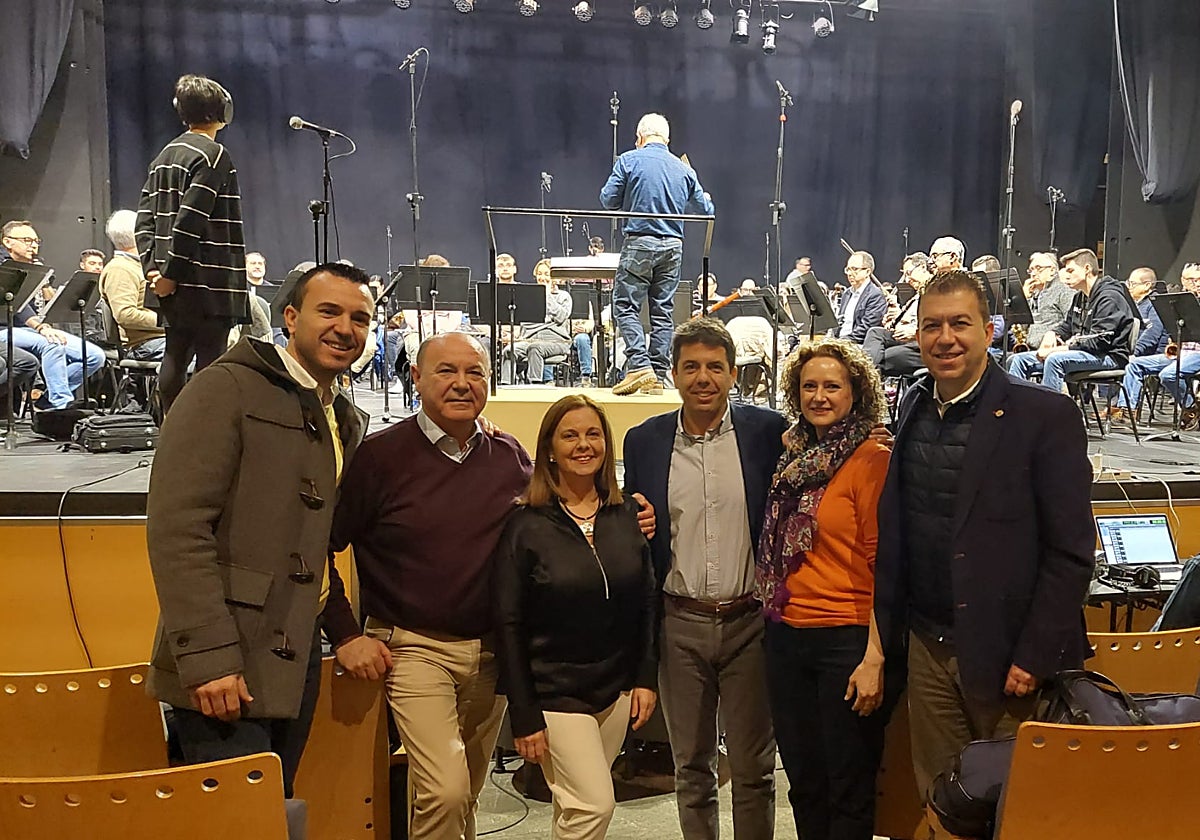 Carlos Mazón, junto a representantes de los músicos de la Comunidad Valenciana.