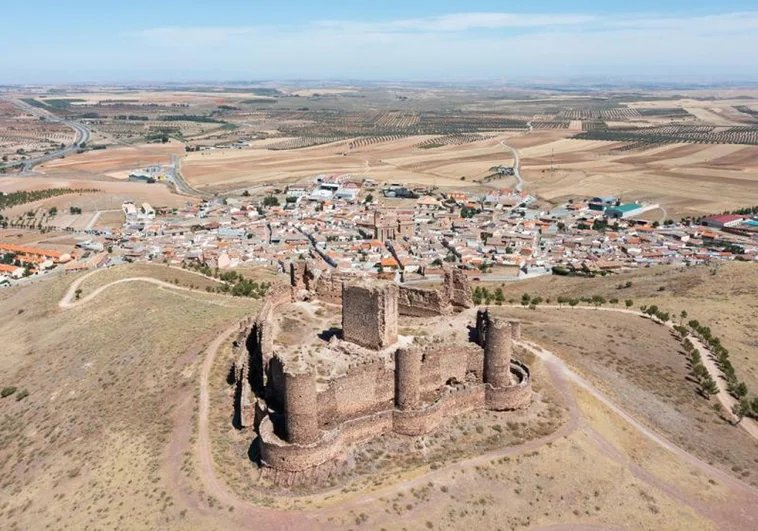 Un bulo pone a la venta un castillo en un pueblo de Toledo por un euro