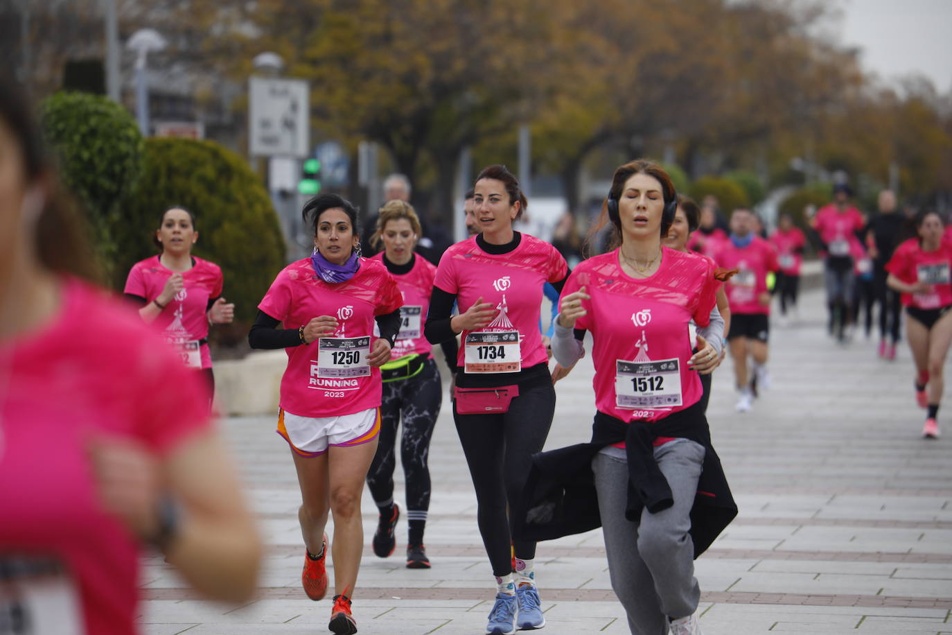 La populosa &#039;Pink Running&#039; en Córdoba, en imágenes