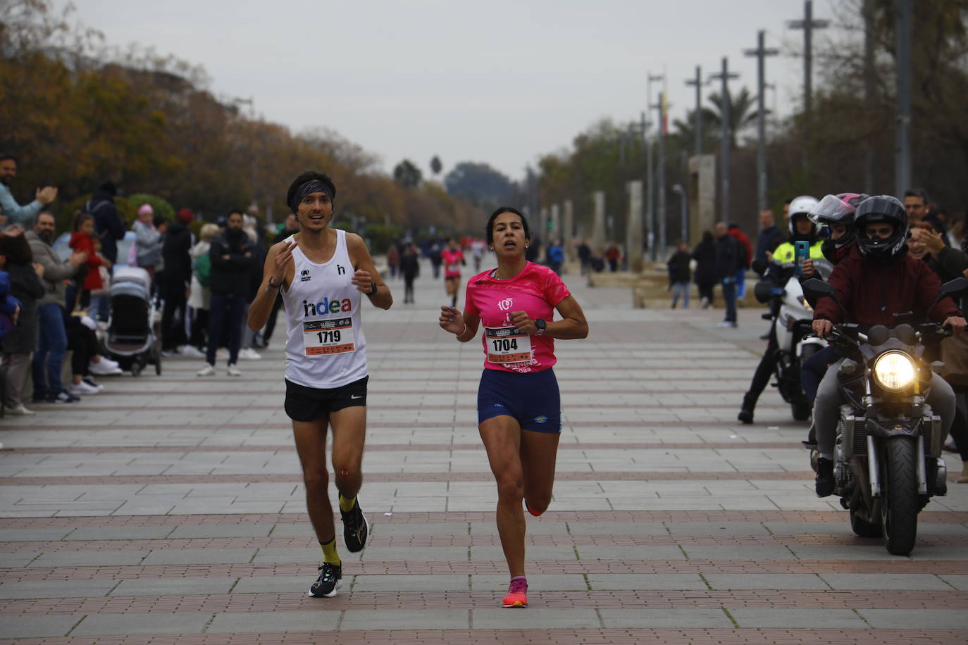 La populosa &#039;Pink Running&#039; en Córdoba, en imágenes