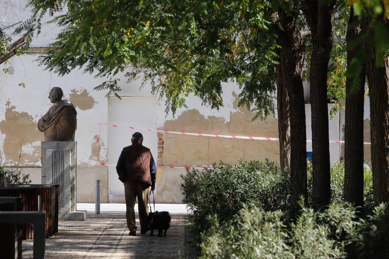 El deterioro de San Agustín y el riesgo de las casas okupas, en imágenes