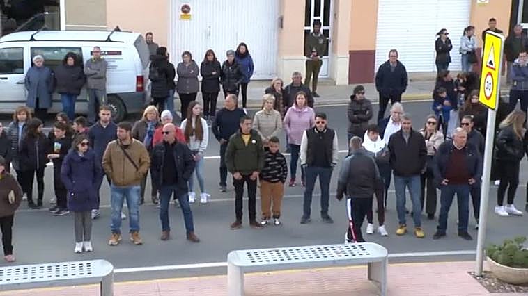 Luto en Camarles (Tarragona) por la muerte en accidente de tráfico de tres jóvenes del pueblo