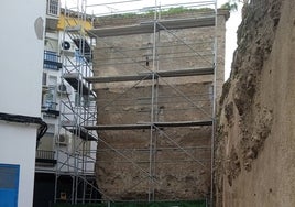 Comienza la mejora de dos torres de la muralla almohade de Palma del Río