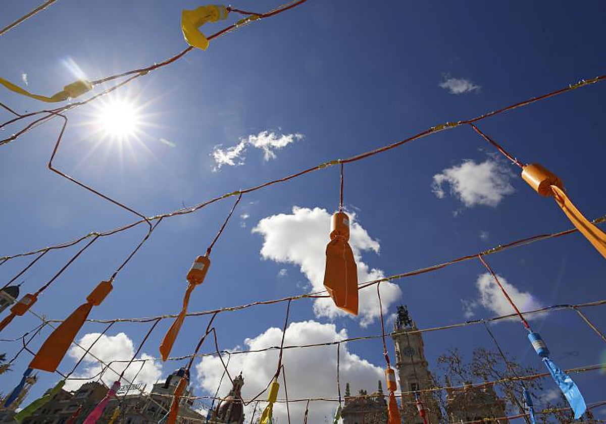 Imagen de archivo de una mascletà de las Fallas de Valencia