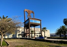¿Cuánto costará el traslado de la silla gigante de Lucena?