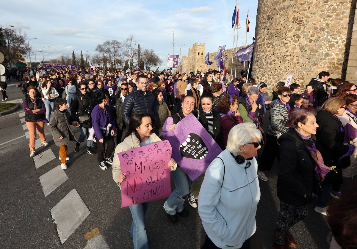 Las manifestantes durante el recorrido por el 8M
