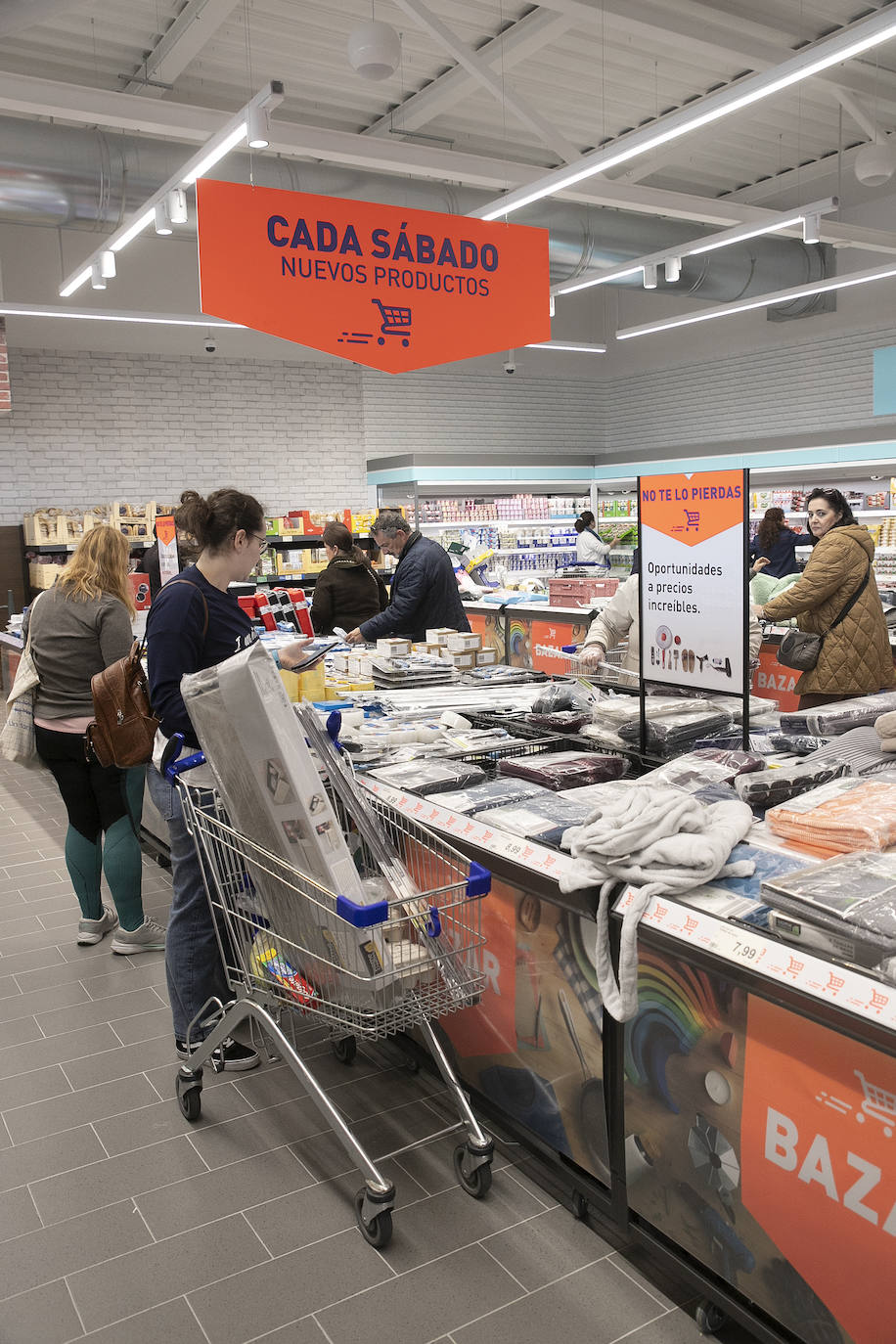 La inauguración del nuevo Aldi del polígono Pedroches, en imágenes