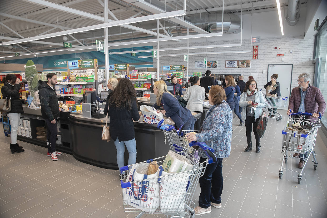 La inauguración del nuevo Aldi del polígono Pedroches, en imágenes