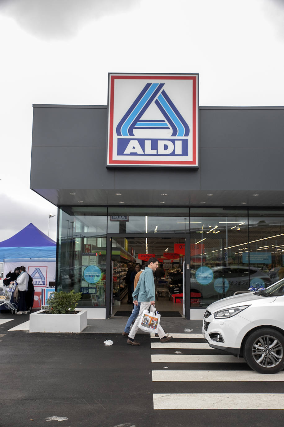 La inauguración del nuevo Aldi del polígono Pedroches, en imágenes